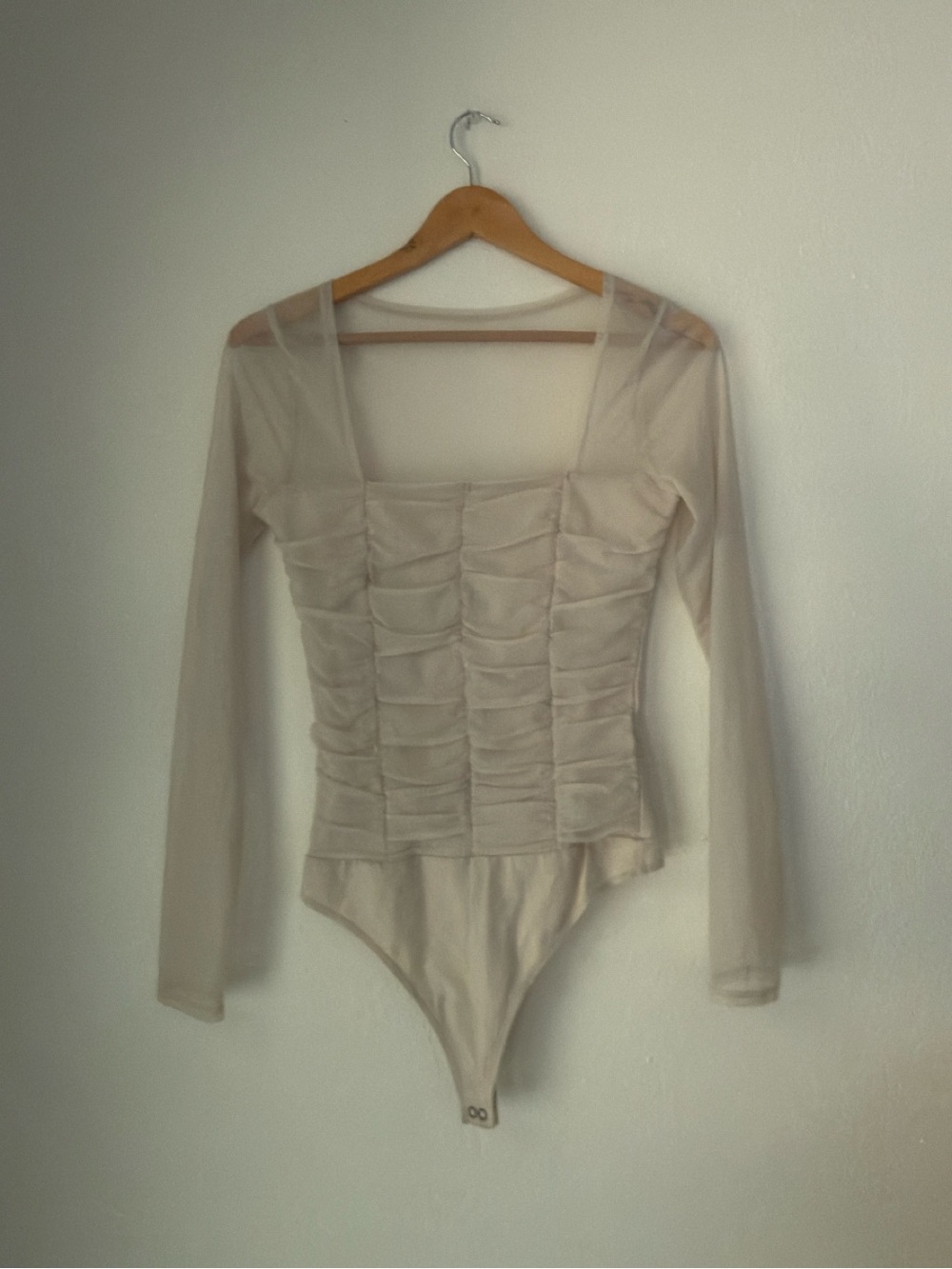 Abercrombie & Fitch Women  Ruched  Small Beige Mesh Ruched Long Sleeve Bodysuit